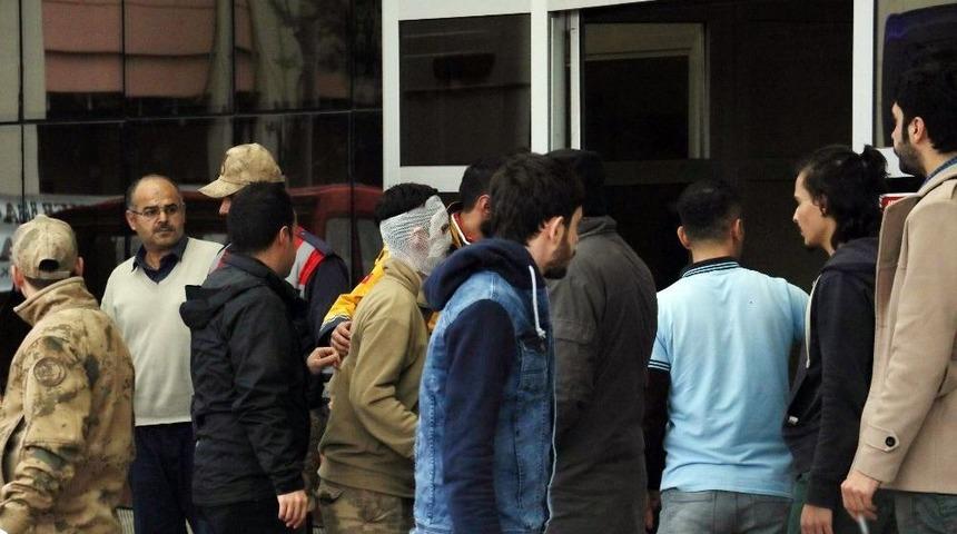 Afrin&rsquo;de &Ccedil;atışmalarda Yaralanan 3&rsquo;&uuml; T&uuml;rk Askeri 5 Kişi Kilis&rsquo;e Getirildi
