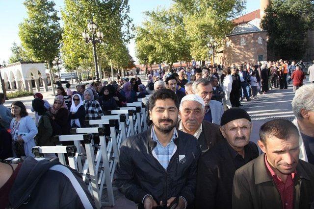 Ankara&rsquo;da 5 Bin Kişiye Aşure Dağıtıldı 3