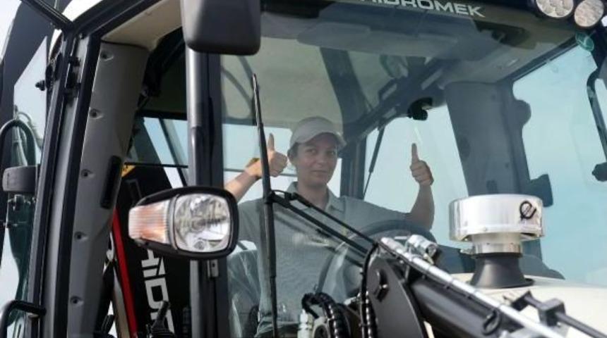 Kadın Operat&ouml;r&uuml;n Kep&ccedil;esiyle G&ouml;sterisine Yoğun Ilgi