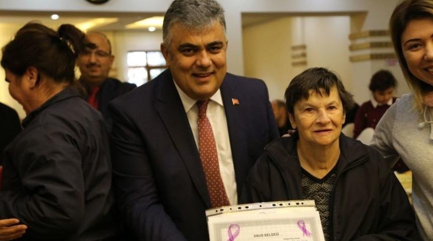 Başkan &Ouml;zg&uuml;ven, Hastalarla Bira Raya Geldi