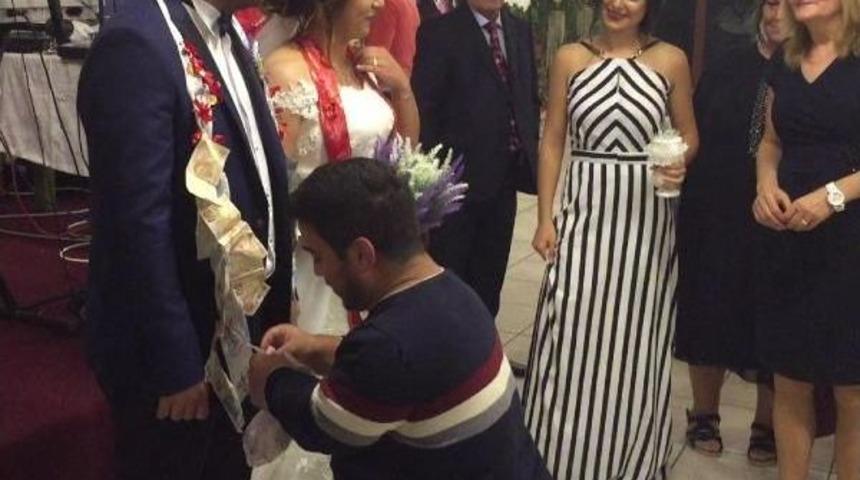 Damada Yarım Ekmek Arası Kokore&ccedil; Taktı