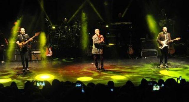 Mf&ouml;, Bursa da Ayakta Alkışlandı 1