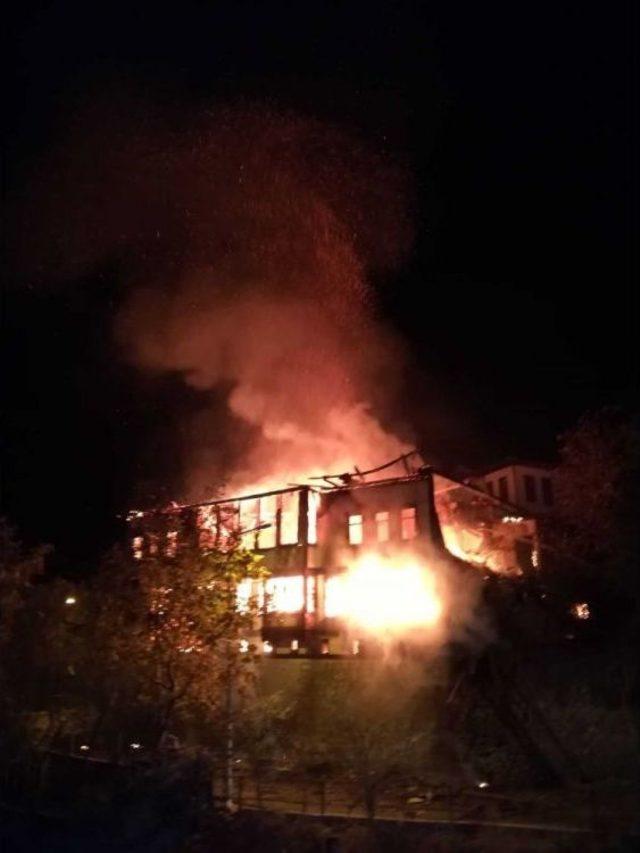 Safranbolu&rsquo;da 150 Yıllık Konak Alevlere Teslim Oldu 2