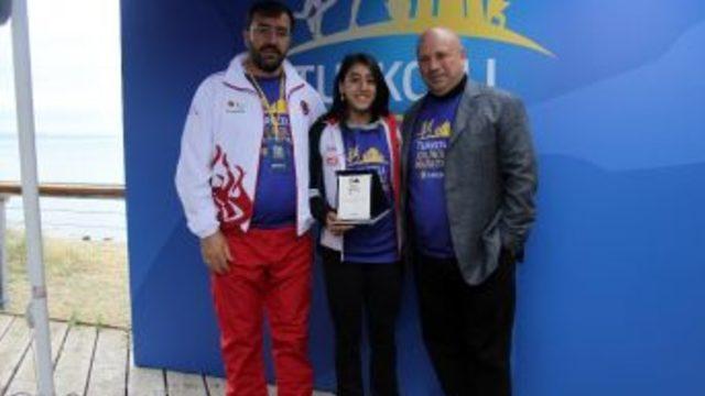 Turkcell Gelibolu Maratonu’nda Dünya Şampiyonu Mizgin Ay’a Plaket