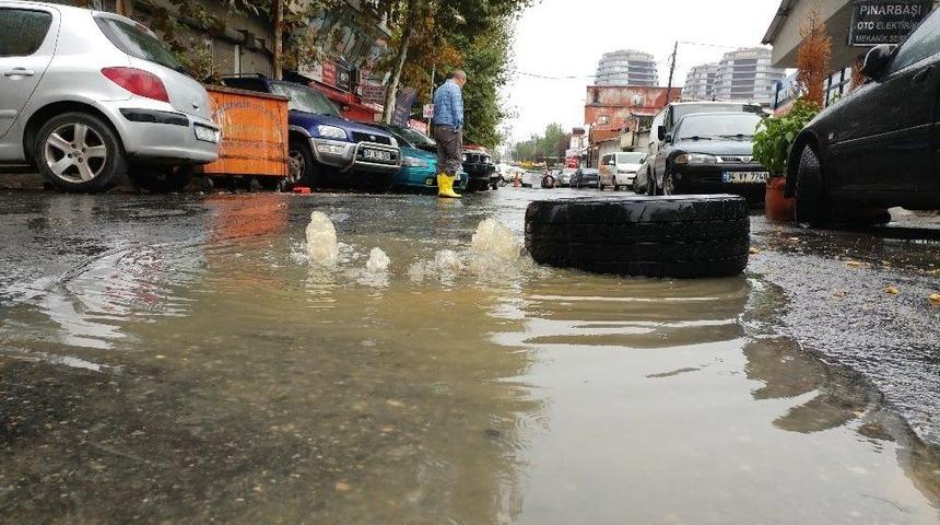 (&ouml;zel Haber) Mahalleyi Lağım Suyu Bastı, Vatandaşlar İsyan Etti