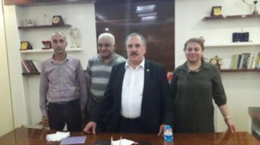 Eski Bakan Ensarioğlu&rsquo;ndan Yazarlar Birliğine Destek