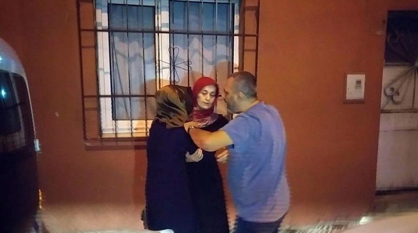 Kocası Evde Yokken Camı Tıklatınca &Ouml;ld&uuml;rm&uuml;ş