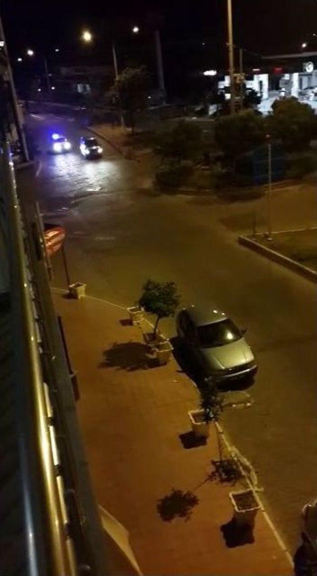 Kuşadası’nda ‘dur’ İhtarına Uymayan Kadın Sürücü Polis Aracına Çarpınca Yakalandı