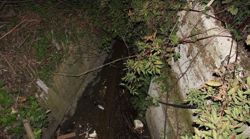 Silahla Oynayan &Ccedil;ocuk Kendini Vurdu