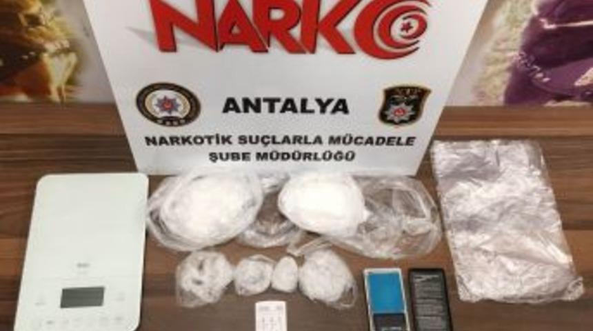 Antalyada Uyuşturucu Operasyonu: 2 G&ouml;zaltı