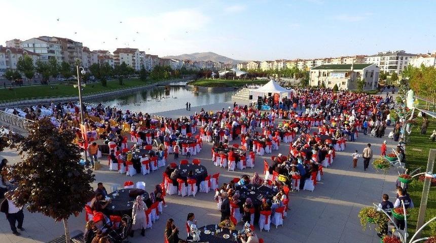 248 &Ccedil;ocuk Erkekliğe İlk Adımı Attı