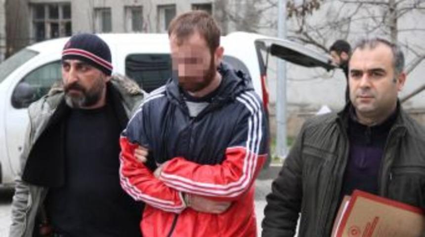 13 Yaşındaki Kızın Fotoğrafıyla Sosyal Medyada Hesap Açıp Fuhuş İçin Dolandırmaya Gözaltı