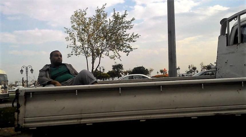 (&ouml;zel Haber) Kamyonet Kasasında Tehlikeli Yolculuk