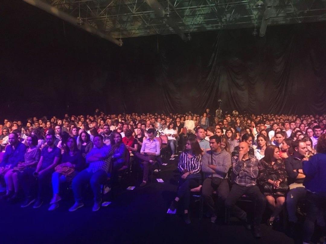 Fuar Merkezi&rsquo;nde Tiyatro Ziyafeti