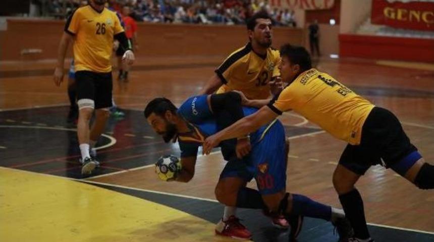 G&ouml;ztepe Hentbol Takımı Dolu Dizgin