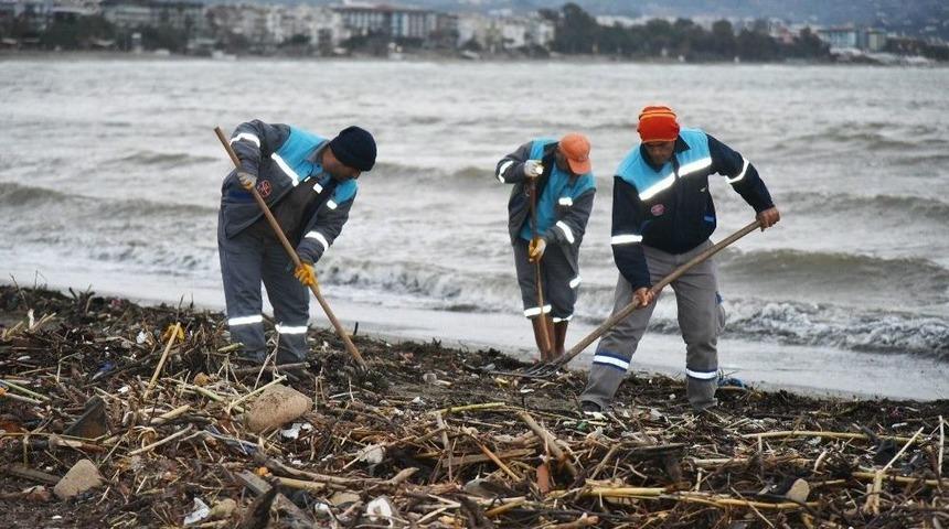 Alanya Galip Dere Plajı’nda Kış Temizliği