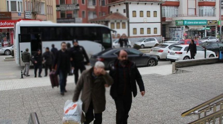 &Ccedil;orum&rsquo;da Fet&ouml;&rsquo;den G&ouml;zaltına Alınan 14 Kişi Adliyeye Sevk Edildi