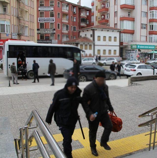 Çorum’da Fetö’den Gözaltına Alınan 14 Kişi Adliyeye Sevk Edildi