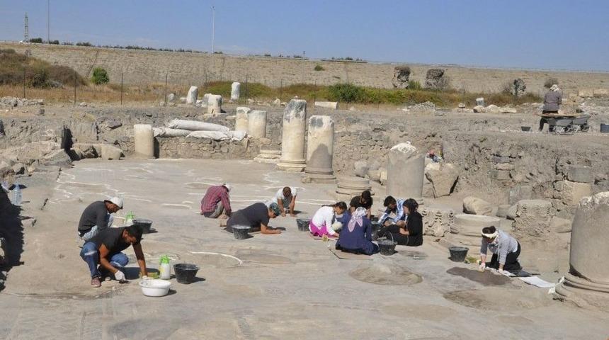 Mozaikle Kaplı &ldquo;s&uuml;tunlu Cadde&rdquo; G&uuml;n Y&uuml;z&uuml;ne &Ccedil;ıkıyor