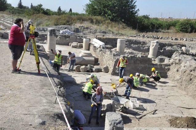 Mozaikle Kaplı “sütunlu Cadde” Gün Yüzüne Çıkıyor