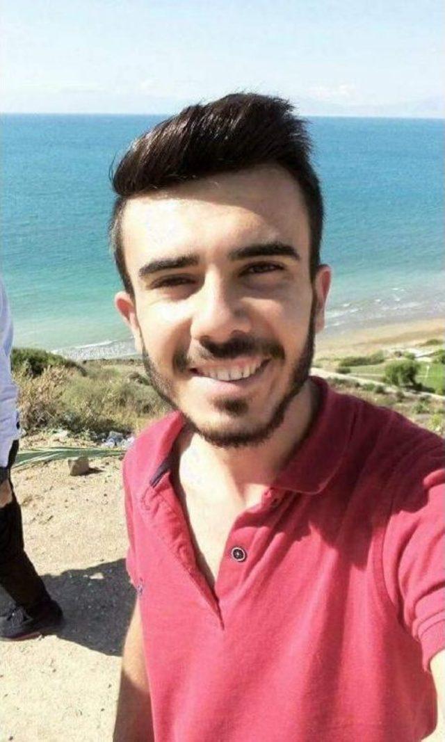 Futbolcu Ve 2 Arkadaşı Trafik Kurbanı Oldu 2