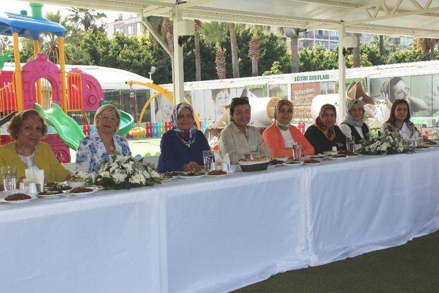 Hatay&rsquo;da Ak Parti&rsquo;li Belediye Başkan Eşlerinden &Ouml;rnek Birliktelik 3