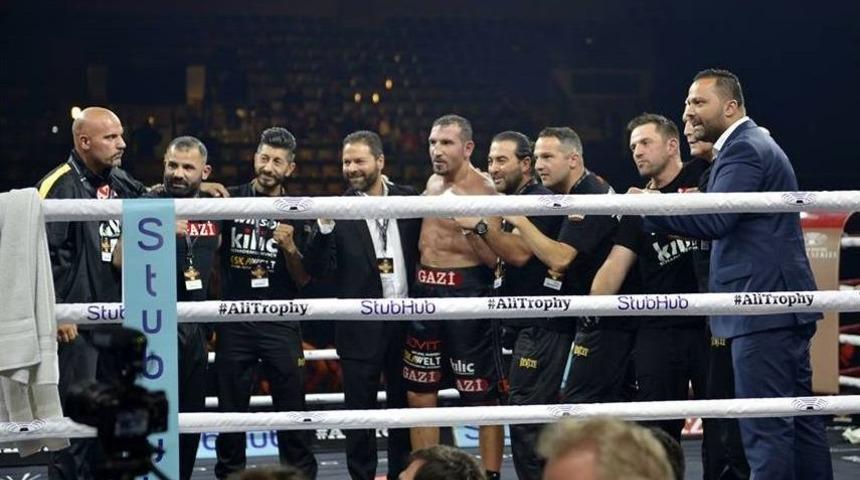 Fırat Arslan Arjantinli Rakibini Nakavt Etti