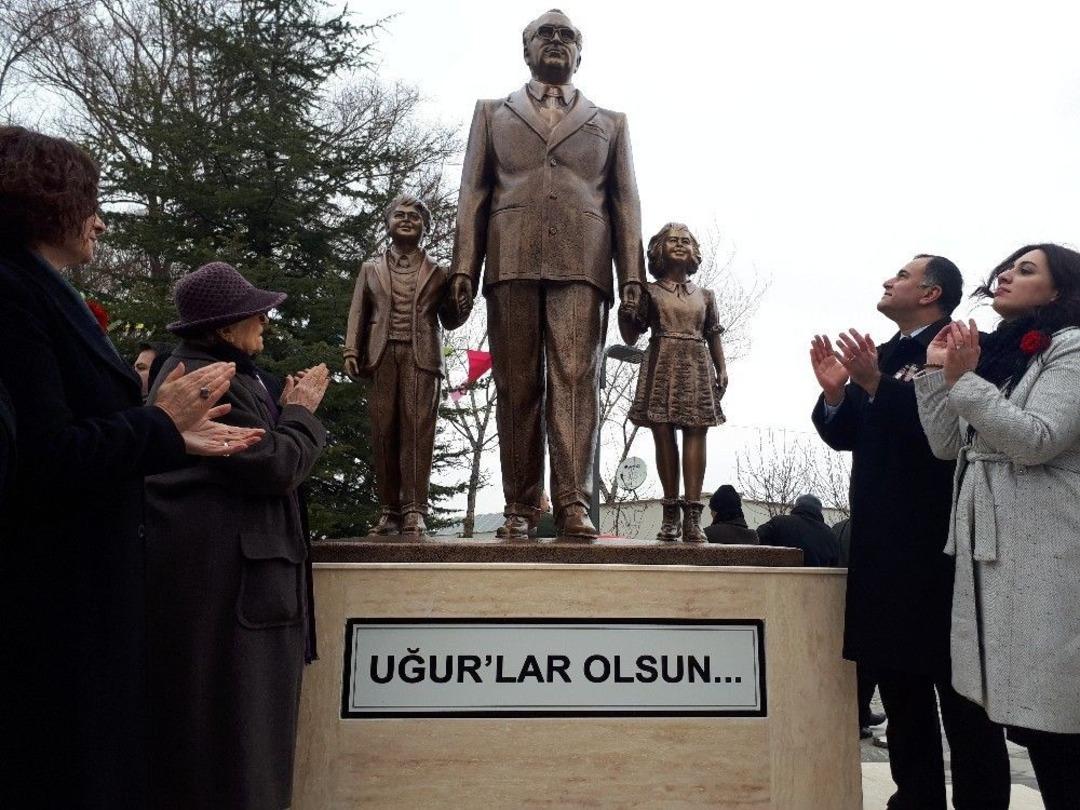 Uğur Mumcu Anıtpark&rsquo;ı A&ccedil;ıldı