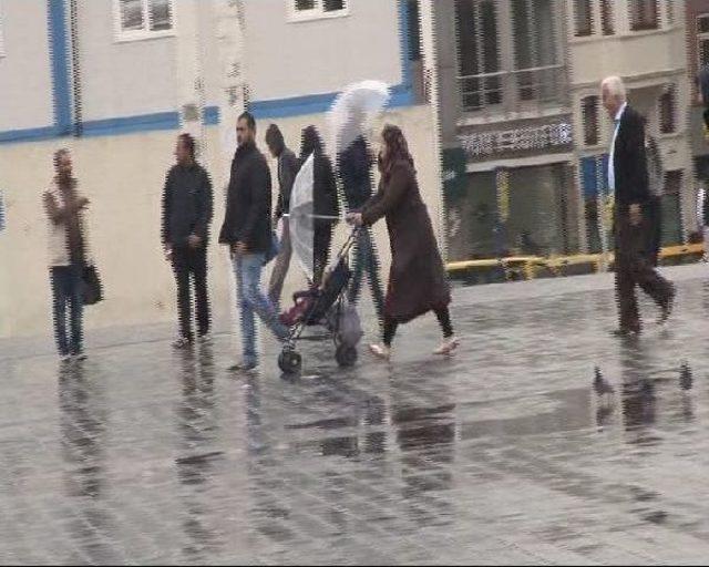 İstanbul'da Hava Sıckalığı 15 Derece Birden Düştü... Dün 27, Bugün 12 Derece