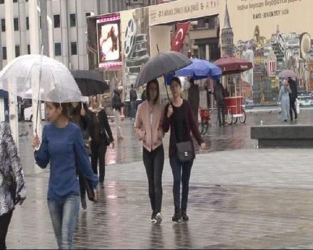 İstanbul'da Hava Sıckalığı 15 Derece Birden Düştü... Dün 27, Bugün 12 Derece