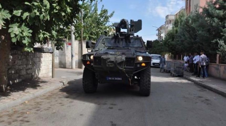 Evinin &Ouml;n&uuml;nde T&uuml;fekli Saldırıda Yaralandı