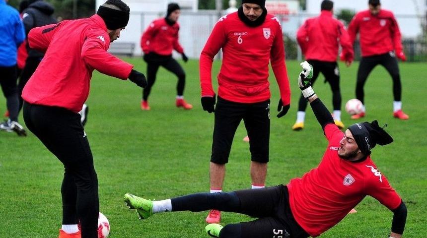 Samsunspor&rsquo;da 2 Futbolcu D&ouml;nd&uuml;, 1 Futbolcu Gitti