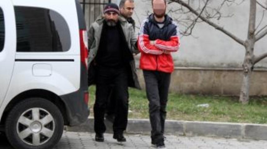 13 Yaşındaki Kızın Fotoğrafıyla Sosyal Medyada Hesap A&ccedil;ıp, Fuhuş İ&ccedil;in Dolandırmaya Tutuklama
