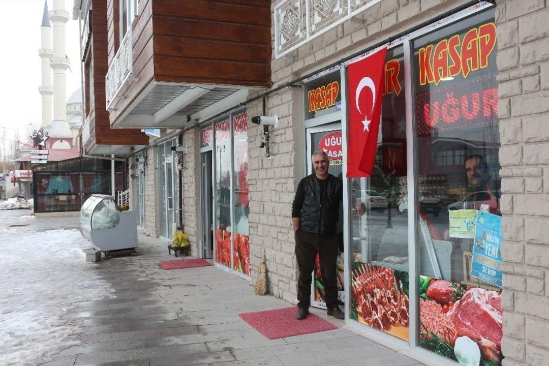 Van Halkından Zeytin Dalı Harekatı&rsquo;na Bayraklı Destek