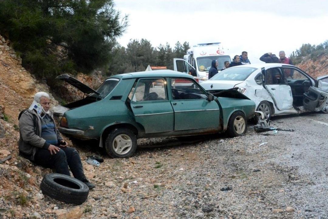 Seydikemer&rsquo;de Trafik Kazası; 6 Yaralı