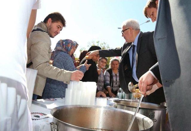 Kırklareli Belediyesi 4 Bin Aşure Dağıttı 1