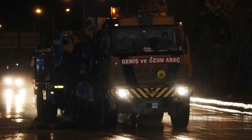 Afrin’e Tank Ve Askeri Personel Sevkiyatı