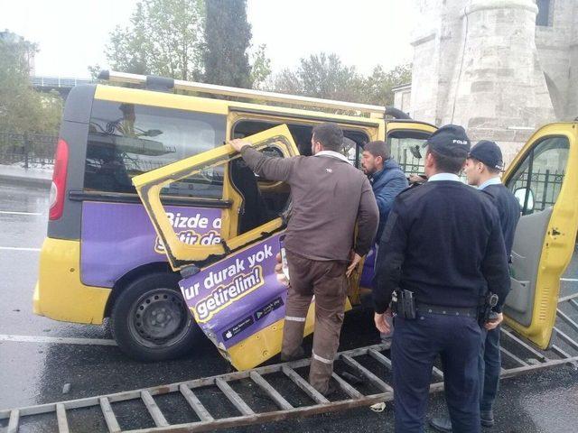 Unkapanı Köprüsü Girişinde Kaza: 1 Yaralı