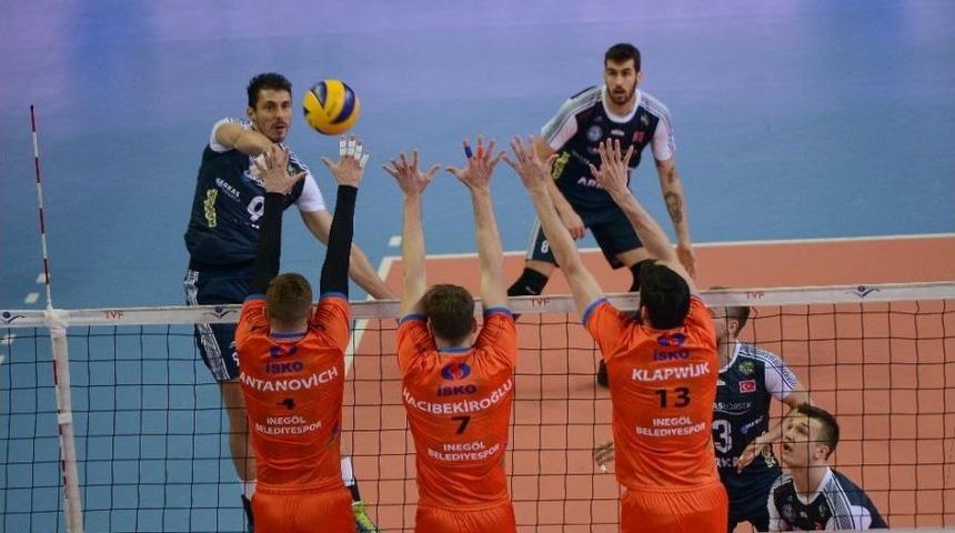 Voleybol Efeler Ligi: Arkas Spor: 3 - İneg&ouml;l Belediyespor: 0