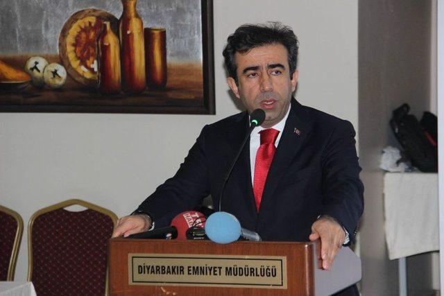 Şehit Aileleri Ve ’ali Gaffar Okkan’lar Gaffar Okkan’ı Andı