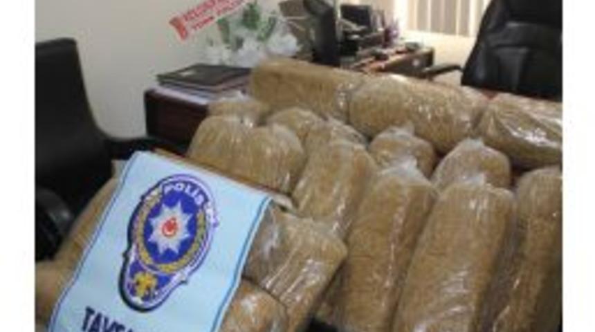 K&uuml;tahya&rsquo;da Ş&uuml;pheli Ara&ccedil;tan 200 Kilo Ka&ccedil;ak T&uuml;t&uuml;n &Ccedil;ıktı