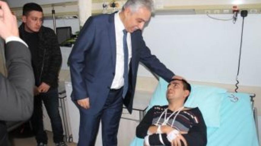 Vali Toprak Yaralı Askeri Ziyaret Etti