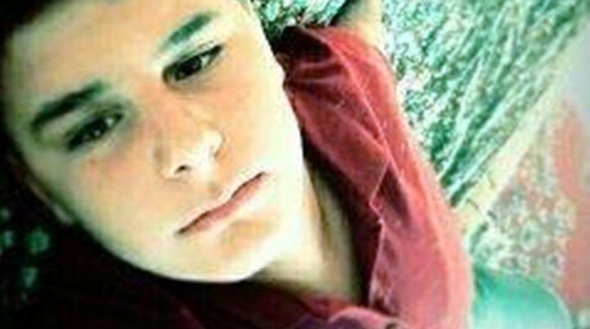 Otomobilin &Ccedil;arptığı &Ccedil;ocuk &Ouml;ld&uuml;