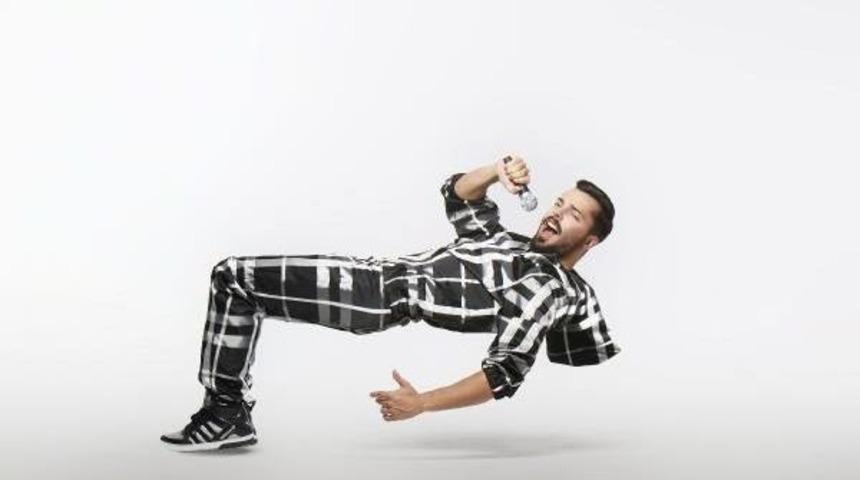 Cep Telefonuyla Klip &Ccedil;ekti, Milyonlarca Kez Izlendi