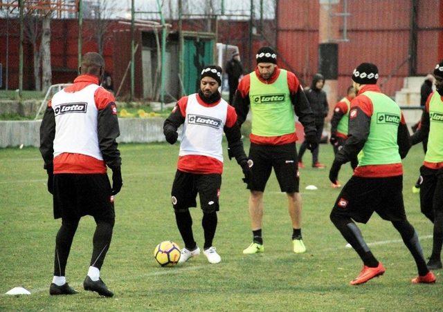 Özat, Transfer Maliyeti Tartışmalarına Açıklık Getirdi