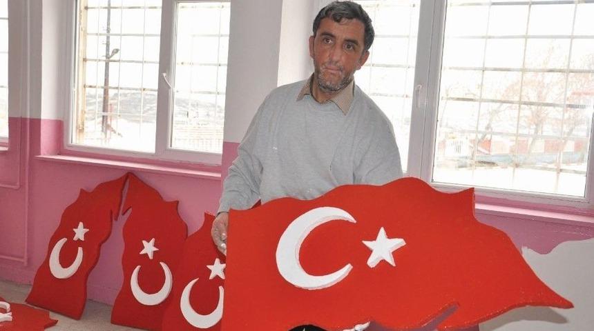 Atık K&ouml;p&uuml;kten T&uuml;rk Bayrağı Yapıyor