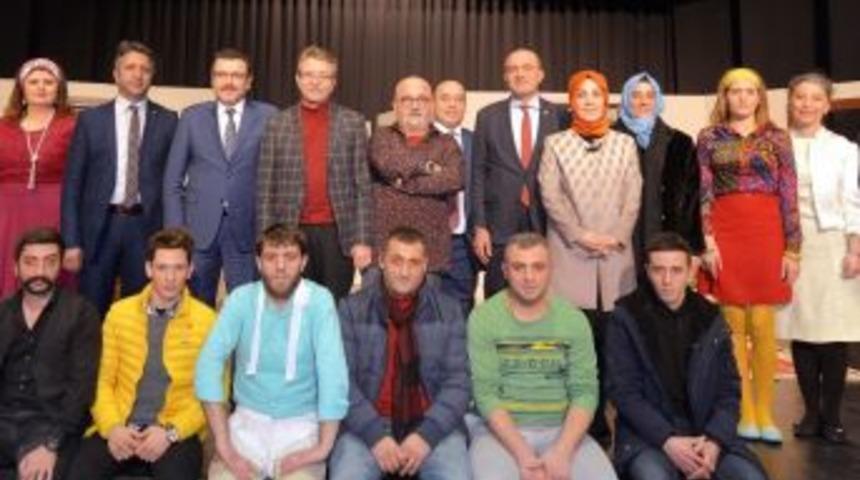 Gen&ccedil;: &ldquo;trabzon, Tiyatroda İstanbul İle Yarışıyor&rdquo;