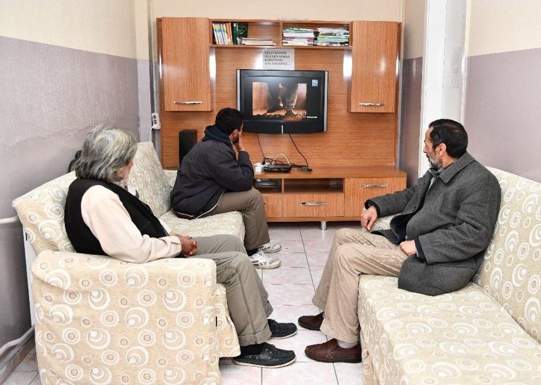 Dondurucu Soğukta Evsizlere Sıcak Yuva