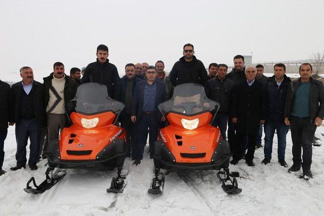 Kepçeyle Taşınan Hastalardan Etkilenen Kaymakam Kar Motoru Aldı