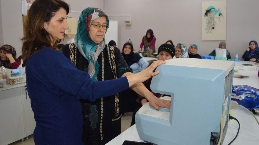 Kartepeli Kadınlar İ&ccedil;in D&uuml;zenlenen Sağlık Eğitimleri Devam Ediyor